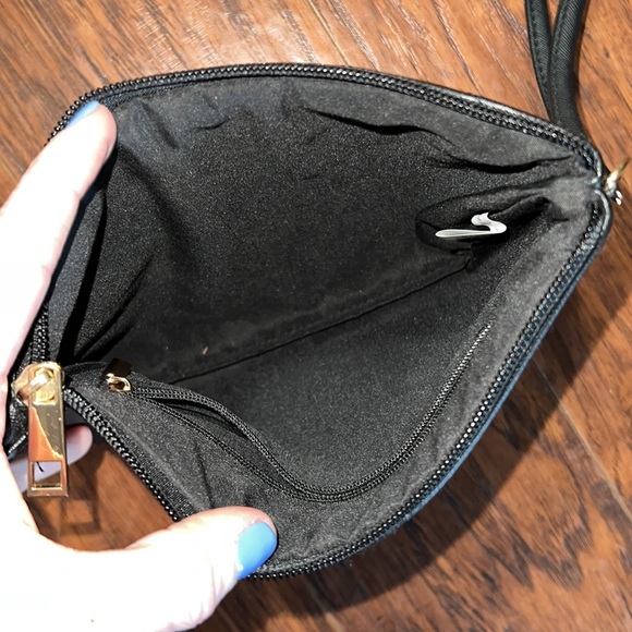 Black Wristlet - Picture 4 of 4